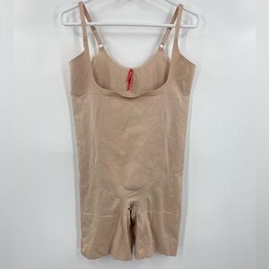 Spanx 10130P, Plus Size OnCore Firm Control Open-Bust Bodysuit SIZE 2X BEIGE‎